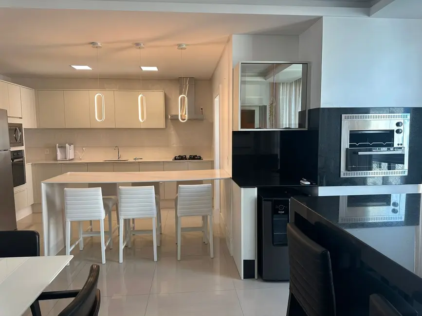 Apartamento com 3 quartos à venda, 137m2 em Centro, Balneario Camboriu - SC - imagem 8 Foto 8 de Apartamento com 3 quartos à venda, 137m2 em Centro, Balneario Camboriu - SC
