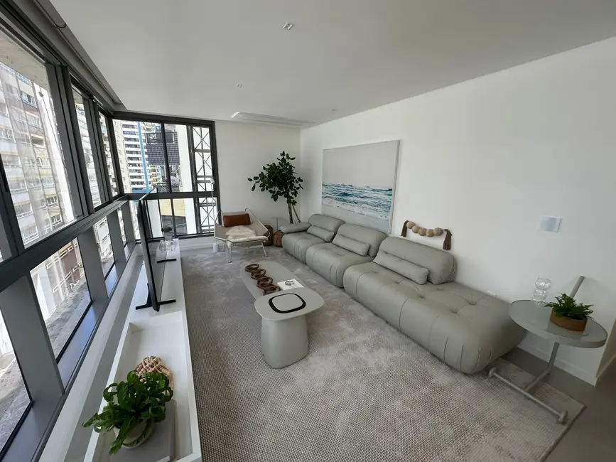 Apartamento com 3 quartos à venda, 151m2 em Centro, Balneario Camboriu - SC - imagem 1 Foto 1 de Apartamento com 3 quartos à venda, 151m2 em Centro, Balneario Camboriu - SC