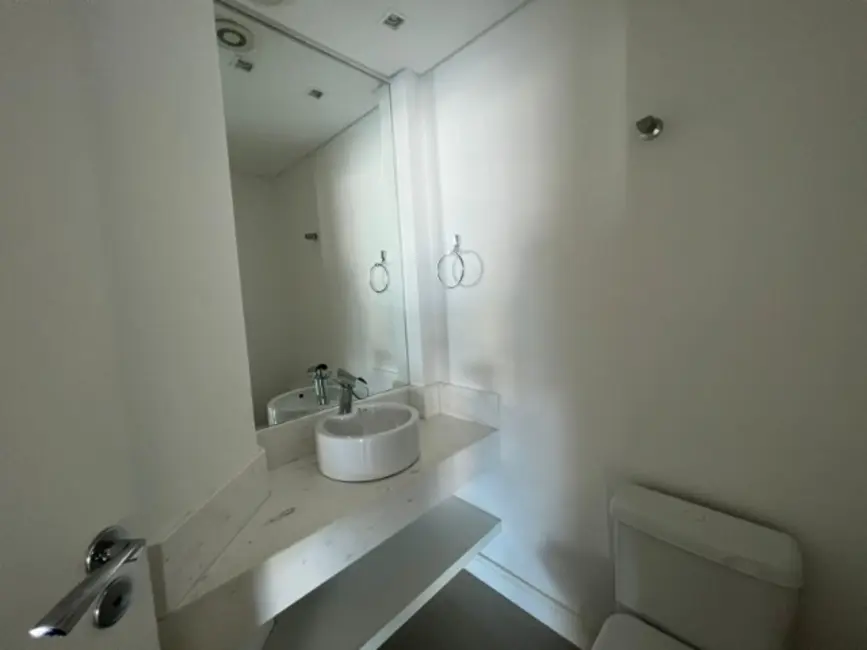 Apartamento com 3 quartos à venda e para alugar, 170m2 em Centro, Balneario Camboriu - SC - imagem 9 Foto 9 de Apartamento com 3 quartos à venda e para alugar, 170m2 em Centro, Balneario Camboriu - SC