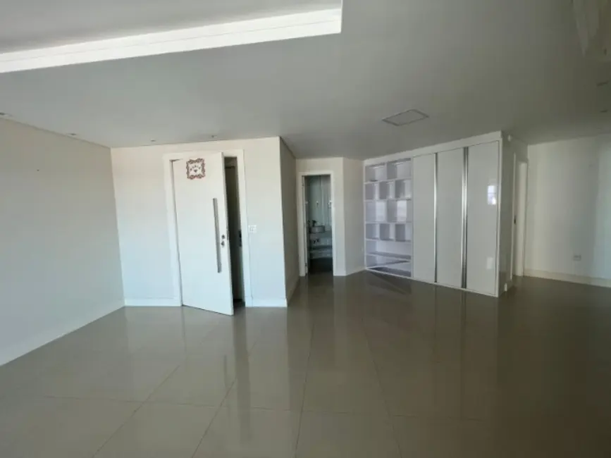 Apartamento com 3 quartos à venda e para alugar, 170m2 em Centro, Balneario Camboriu - SC - imagem 4 Foto 4 de Apartamento com 3 quartos à venda e para alugar, 170m2 em Centro, Balneario Camboriu - SC