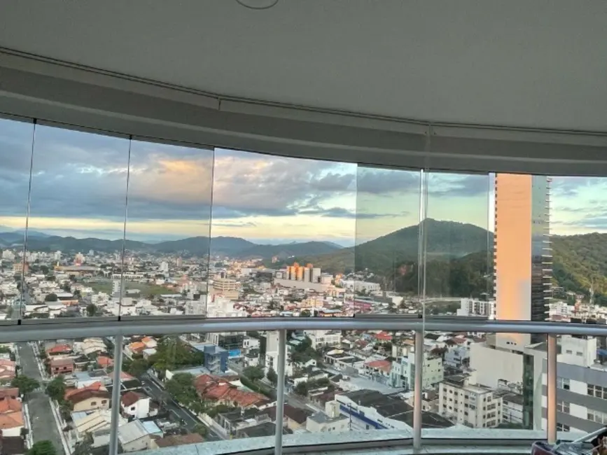 Apartamento com 3 quartos à venda, 140m2 em Centro, Balneario Camboriu - SC - imagem 7 Foto 7 de Apartamento com 3 quartos à venda, 140m2 em Centro, Balneario Camboriu - SC