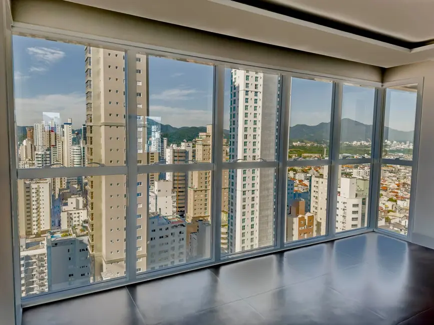 Foto 2 de Apartamento com 3 quartos à venda, 135m2 em Centro, Balneario Camboriu - SC