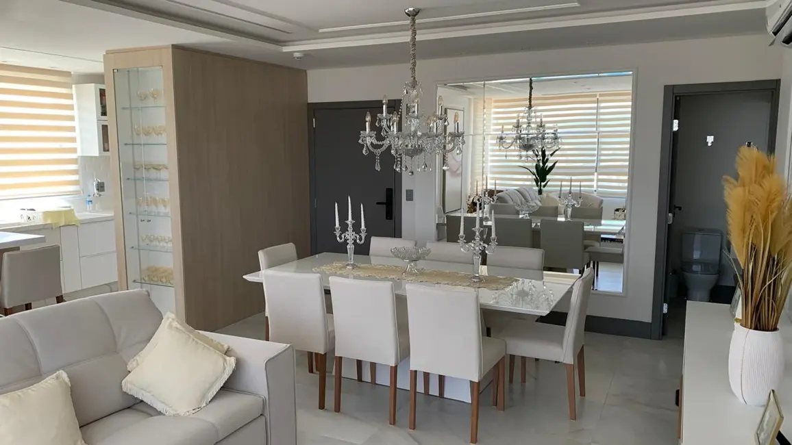 Apartamento com 3 quartos à venda, 135m2 em Centro, Balneario Camboriu - SC - imagem 2 Foto 2 de Apartamento com 3 quartos à venda, 135m2 em Centro, Balneario Camboriu - SC