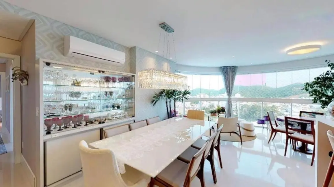 Foto 1 de Apartamento com 3 quartos à venda, 137m2 em Itajai - SC