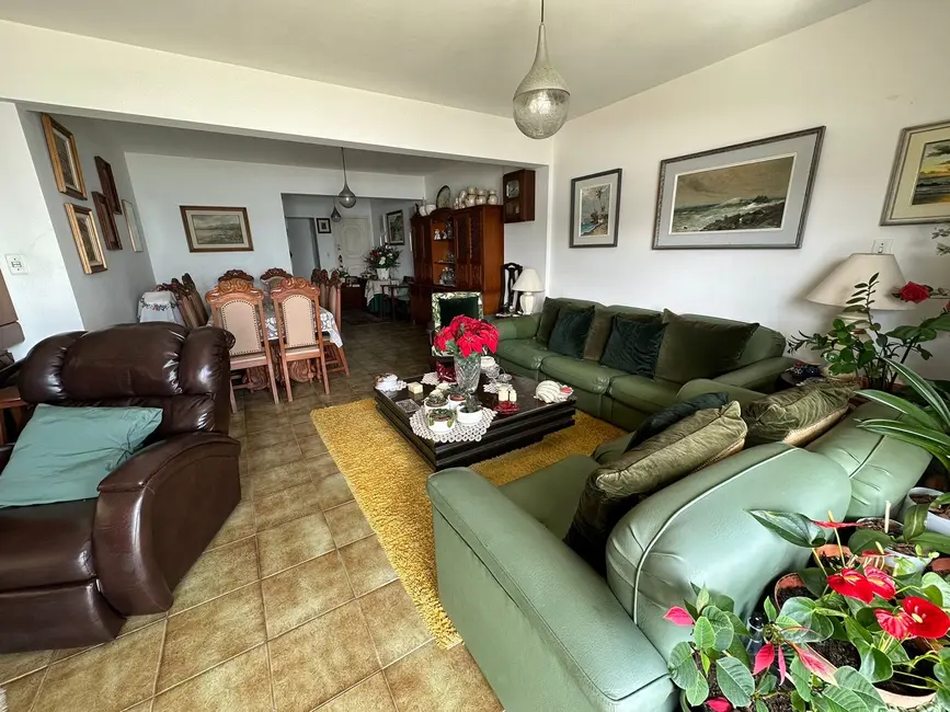 Apartamento com 3 quartos à venda, 190m2 em Centro, Balneario Camboriu - SC - imagem 4 Foto 4 de Apartamento com 3 quartos à venda, 190m2 em Centro, Balneario Camboriu - SC