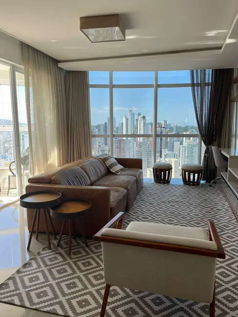 Apartamento com 3 quartos à venda, 128m2 em Centro, Balneario Camboriu - SC - imagem 2 Foto 2 de Apartamento com 3 quartos à venda, 128m2 em Centro, Balneario Camboriu - SC