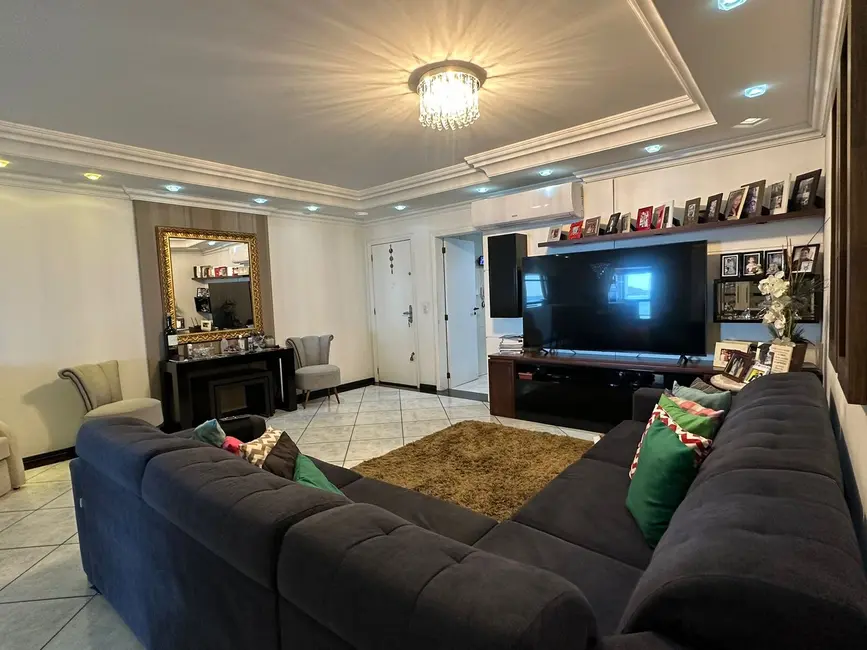 Apartamento com 3 quartos à venda, 230m2 em Centro, Balneario Camboriu - SC - imagem 3 Foto 3 de Apartamento com 3 quartos à venda, 230m2 em Centro, Balneario Camboriu - SC