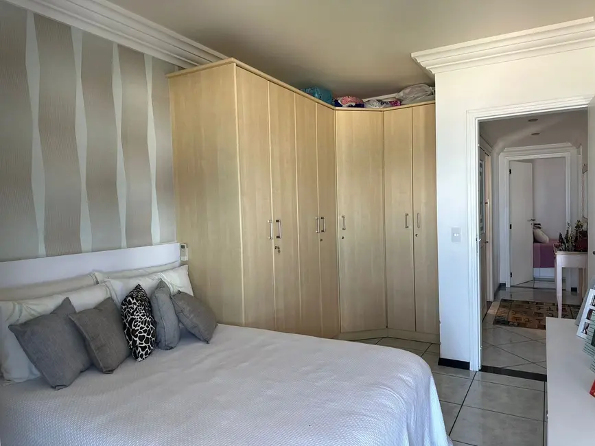 Apartamento com 3 quartos à venda, 230m2 em Centro, Balneario Camboriu - SC - imagem 7 Foto 7 de Apartamento com 3 quartos à venda, 230m2 em Centro, Balneario Camboriu - SC
