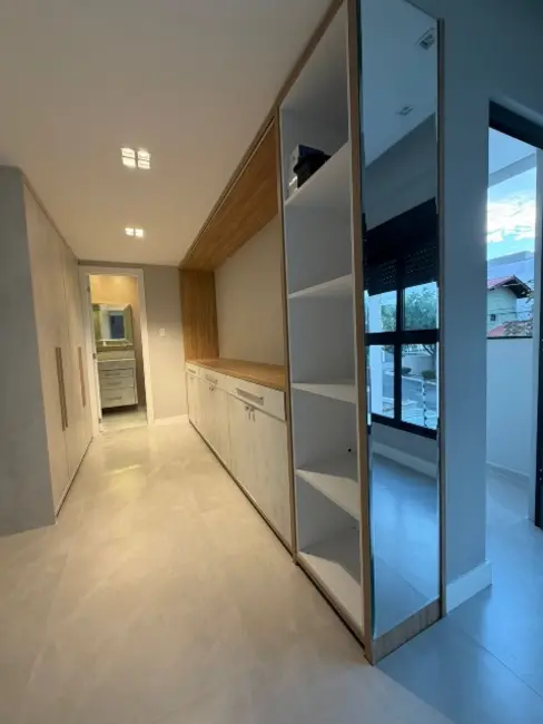 Foto 9 de Casa com 3 quartos à venda e para alugar, 200m2 em Praia dos Amores, Balneario Camboriu - SC