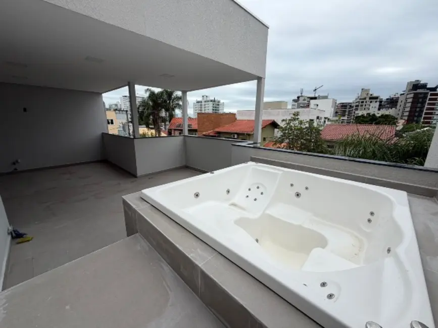 Foto 2 de Casa com 3 quartos à venda e para alugar, 200m2 em Praia dos Amores, Balneario Camboriu - SC