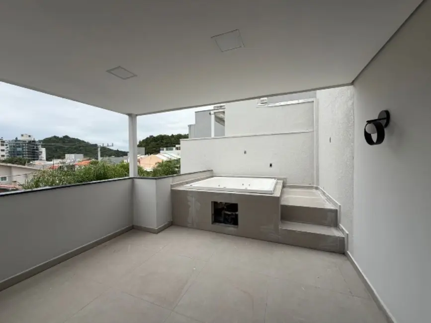 Foto 7 de Casa com 3 quartos à venda e para alugar, 200m2 em Praia dos Amores, Balneario Camboriu - SC