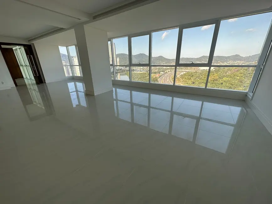 Foto 1 de Apartamento com 3 quartos à venda, 186m2 em Centro, Balneario Camboriu - SC