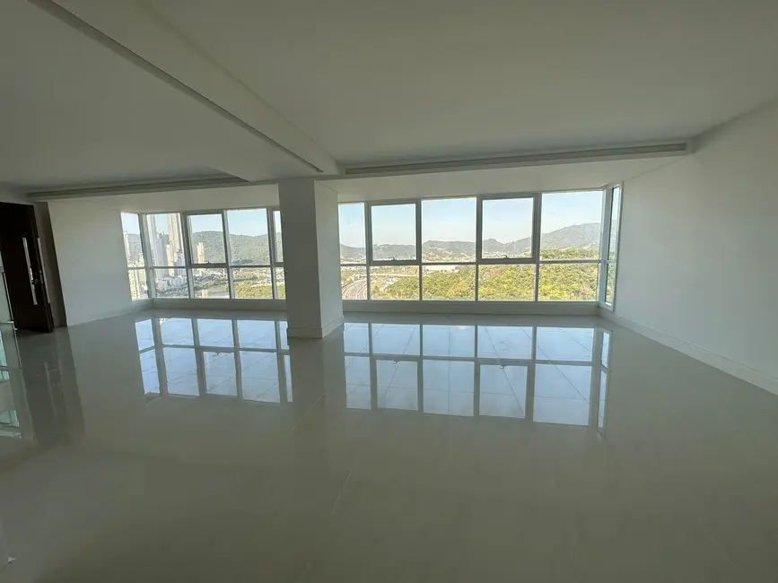 Foto 2 de Apartamento com 3 quartos à venda, 186m2 em Centro, Balneario Camboriu - SC