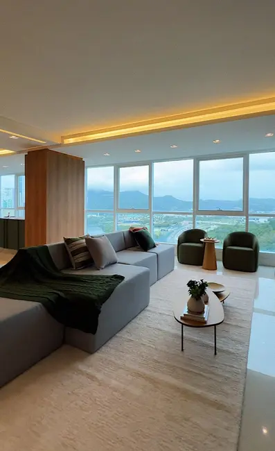 Apartamento com 3 quartos à venda, 186m2 em Centro, Balneario Camboriu - SC - imagem 2 Foto 2 de Apartamento com 3 quartos à venda, 186m2 em Centro, Balneario Camboriu - SC