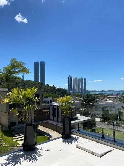 Casa de Condomínio com 4 quartos à venda, 432m2 em Barra, Balneario Camboriu - SC - imagem 3 Foto 3 de Casa de Condomínio com 4 quartos à venda, 432m2 em Barra, Balneario Camboriu - SC