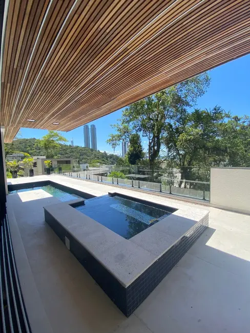 Foto 1 de Casa de Condomínio com 4 quartos à venda, 432m2 em Barra, Balneario Camboriu - SC