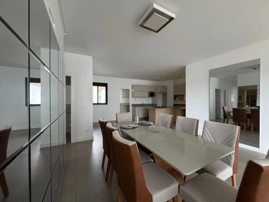 Apartamento com 3 quartos à venda, 136m2 em Centro, Balneario Camboriu - SC - imagem 2 Foto 2 de Apartamento com 3 quartos à venda, 136m2 em Centro, Balneario Camboriu - SC