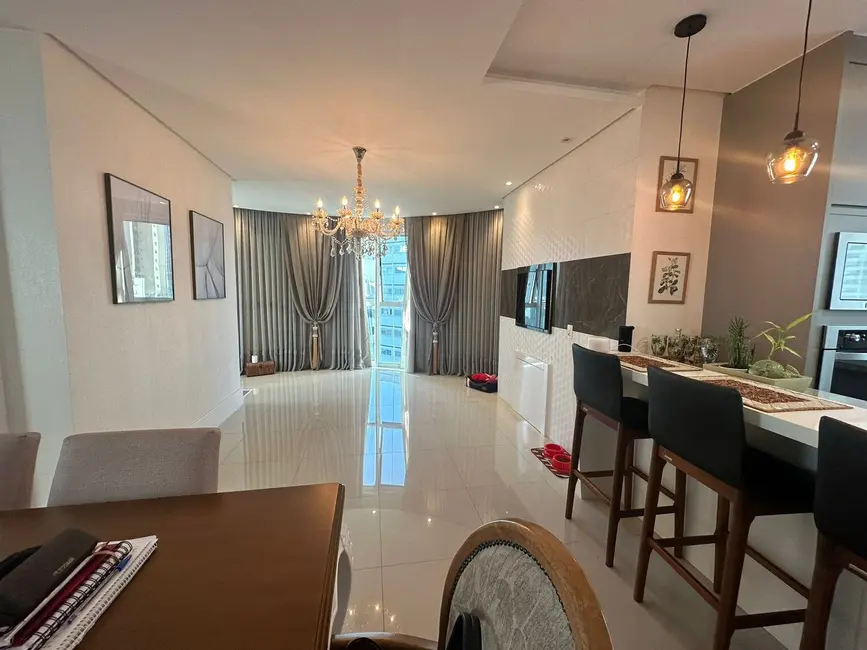 Foto 3 de Apartamento com 3 quartos à venda, 137m2 em Centro, Balneario Camboriu - SC