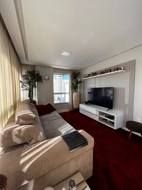 Apartamento com 3 quartos para alugar, 118m2 em Pioneiros, Balneario Camboriu - SC - imagem 4 Foto 4 de Apartamento com 3 quartos para alugar, 118m2 em Pioneiros, Balneario Camboriu - SC