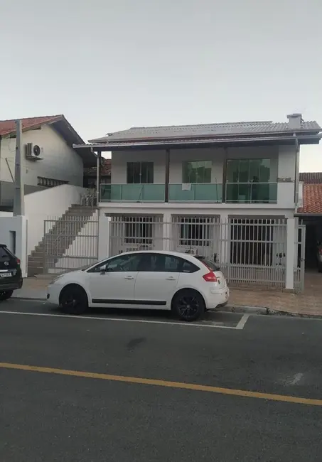 Foto 1 de Casa com 6 quartos à venda, 260m2 em Ariribá, Balneario Camboriu - SC
