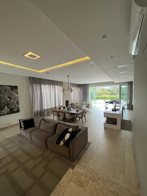 Casa de Condomínio com 4 quartos à venda, 300m2 em Centro, Camboriu - SC - imagem 6 Foto 6 de Casa de Condomínio com 4 quartos à venda, 300m2 em Centro, Camboriu - SC