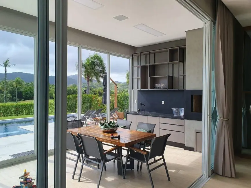 Casa de Condomínio com 4 quartos à venda, 300m2 em Centro, Camboriu - SC - imagem 3 Foto 3 de Casa de Condomínio com 4 quartos à venda, 300m2 em Centro, Camboriu - SC