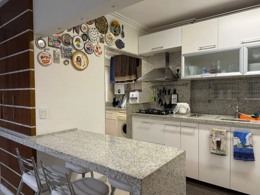 Apartamento com 3 quartos à venda, 136m2 em Centro, Balneario Camboriu - SC - imagem 6 Foto 6 de Apartamento com 3 quartos à venda, 136m2 em Centro, Balneario Camboriu - SC