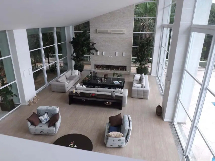 Casa de Condomínio com 6 quartos à venda, 907m2 em Praia do Estaleiro, Balneario Camboriu - SC - imagem 8 Foto 8 de Casa de Condomínio com 6 quartos à venda, 907m2 em Praia do Estaleiro, Balneario Camboriu - SC