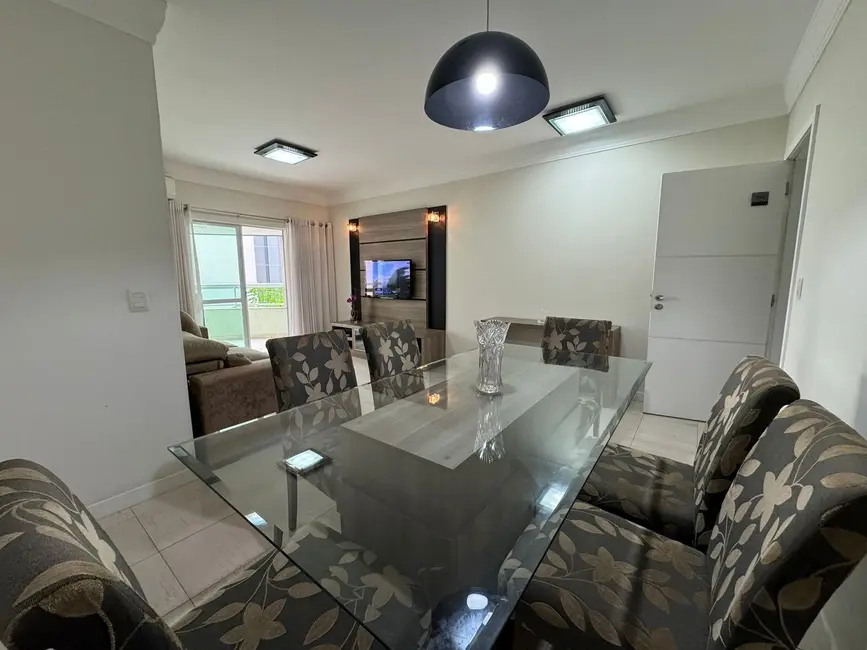 Apartamento com 3 quartos para alugar, 120m2 em Centro, Balneario Camboriu - SC - imagem 5 Foto 5 de Apartamento com 3 quartos para alugar, 120m2 em Centro, Balneario Camboriu - SC