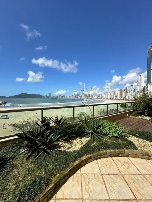 Apartamento com 3 quartos à venda, 366m2 em Centro, Balneario Camboriu - SC - imagem 4 Foto 4 de Apartamento com 3 quartos à venda, 366m2 em Centro, Balneario Camboriu - SC