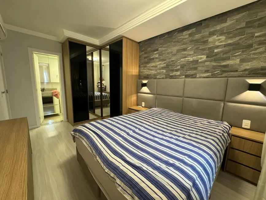 Apartamento com 2 quartos para alugar, 80m2 em Nações, Balneario Camboriu - SC - imagem 9 Foto 9 de Apartamento com 2 quartos para alugar, 80m2 em Nações, Balneario Camboriu - SC