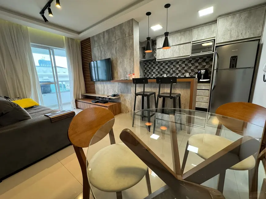 Apartamento com 2 quartos para alugar, 80m2 em Nações, Balneario Camboriu - SC - imagem 2 Foto 2 de Apartamento com 2 quartos para alugar, 80m2 em Nações, Balneario Camboriu - SC