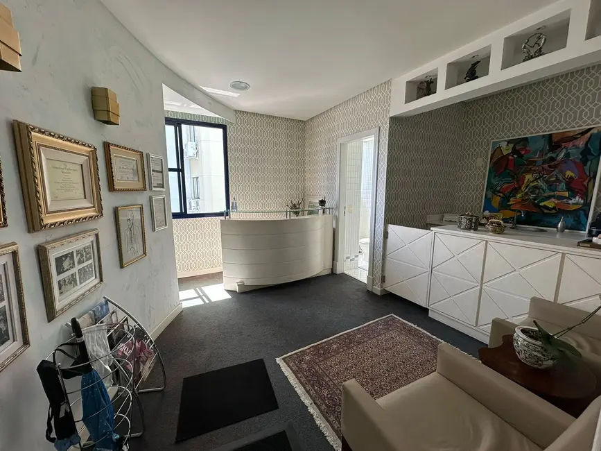 Sala Comercial à venda, 100m2 em Centro, Balneario Camboriu - SC - imagem 8 Foto 8 de Sala Comercial à venda, 100m2 em Centro, Balneario Camboriu - SC