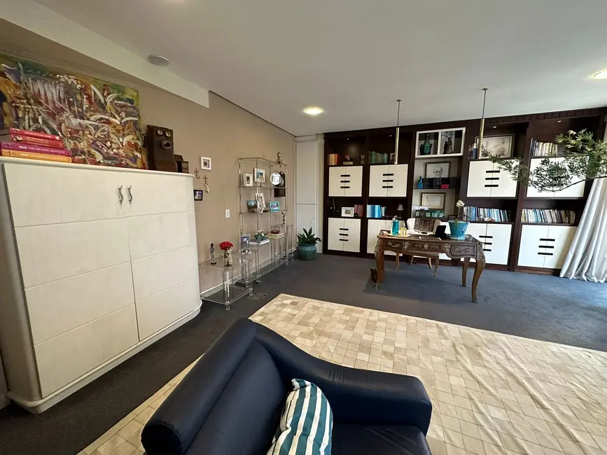 Sala Comercial à venda, 100m2 em Centro, Balneario Camboriu - SC - imagem 5 Foto 5 de Sala Comercial à venda, 100m2 em Centro, Balneario Camboriu - SC