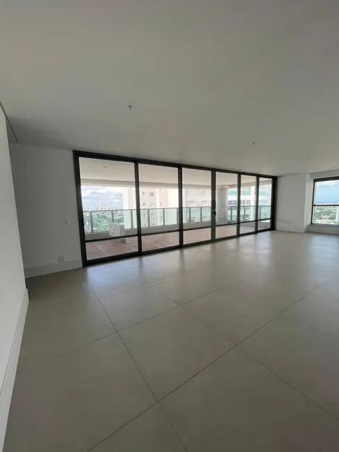 Apartamento com 3 quartos à venda, 323m2 em Londrina - PR - imagem 3 Foto 3 de Apartamento com 3 quartos à venda, 323m2 em Londrina - PR