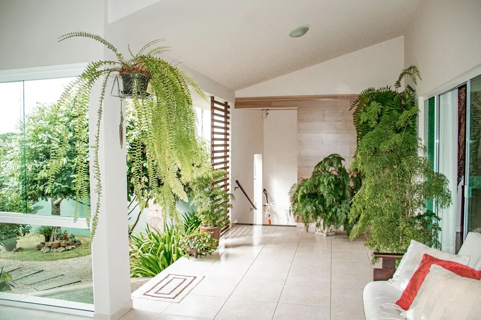 Casa com 3 quartos à venda, 270m2 em Ariribá, Balneario Camboriu - SC - imagem 9 Foto 9 de Casa com 3 quartos à venda, 270m2 em Ariribá, Balneario Camboriu - SC