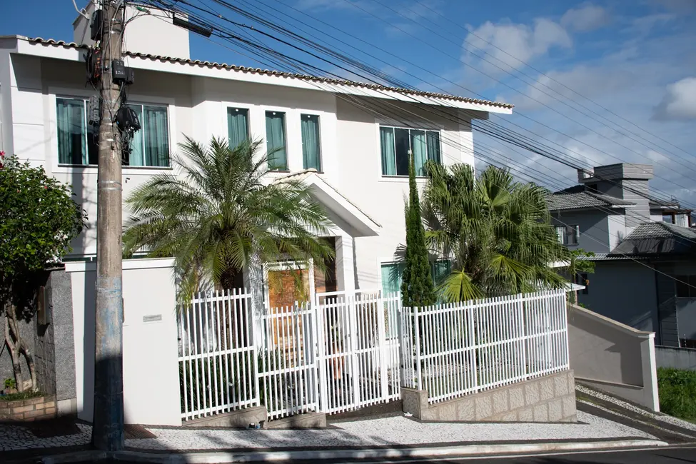 Foto 1 de Casa com 3 quartos à venda, 270m2 em Ariribá, Balneario Camboriu - SC