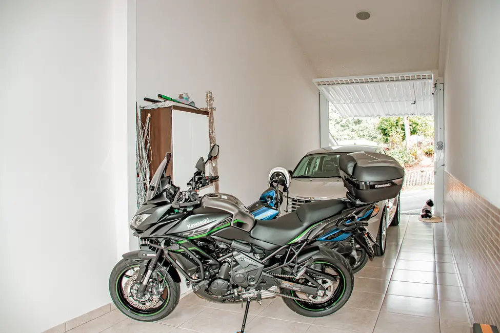 Casa com 3 quartos à venda, 270m2 em Ariribá, Balneario Camboriu - SC - imagem 3 Foto 3 de Casa com 3 quartos à venda, 270m2 em Ariribá, Balneario Camboriu - SC