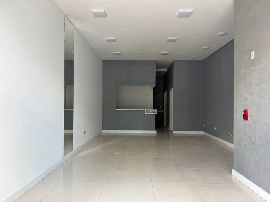 Foto 2 de Sala Comercial para alugar, 65m2 em Centro, Balneario Camboriu - SC