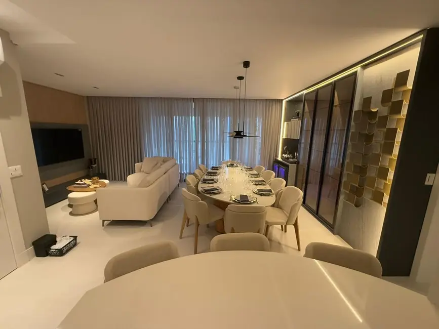 Apartamento com 4 quartos à venda, 132m2 em Centro, Balneario Camboriu - SC - imagem 7 Foto 7 de Apartamento com 4 quartos à venda, 132m2 em Centro, Balneario Camboriu - SC