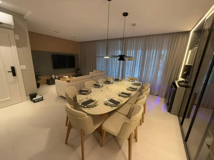 Apartamento com 4 quartos à venda, 132m2 em Centro, Balneario Camboriu - SC - imagem 6 Foto 6 de Apartamento com 4 quartos à venda, 132m2 em Centro, Balneario Camboriu - SC