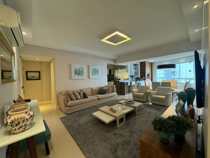 Apartamento com 3 quartos à venda, 140m2 em Centro, Balneario Camboriu - SC - imagem 4 Foto 4 de Apartamento com 3 quartos à venda, 140m2 em Centro, Balneario Camboriu - SC