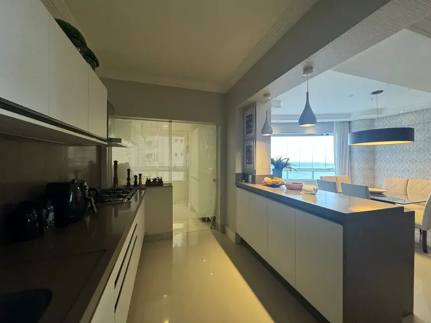 Apartamento com 3 quartos à venda, 140m2 em Centro, Balneario Camboriu - SC - imagem 8 Foto 8 de Apartamento com 3 quartos à venda, 140m2 em Centro, Balneario Camboriu - SC