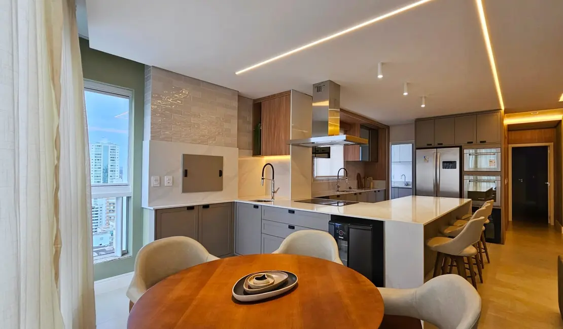 Apartamento com 4 quartos à venda, 163m2 em Centro, Balneario Camboriu - SC - imagem 4 Foto 4 de Apartamento com 4 quartos à venda, 163m2 em Centro, Balneario Camboriu - SC