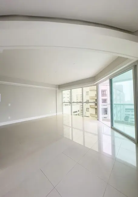 Apartamento com 3 quartos à venda, 143m2 em Centro, Balneario Camboriu - SC - imagem 6 Foto 6 de Apartamento com 3 quartos à venda, 143m2 em Centro, Balneario Camboriu - SC