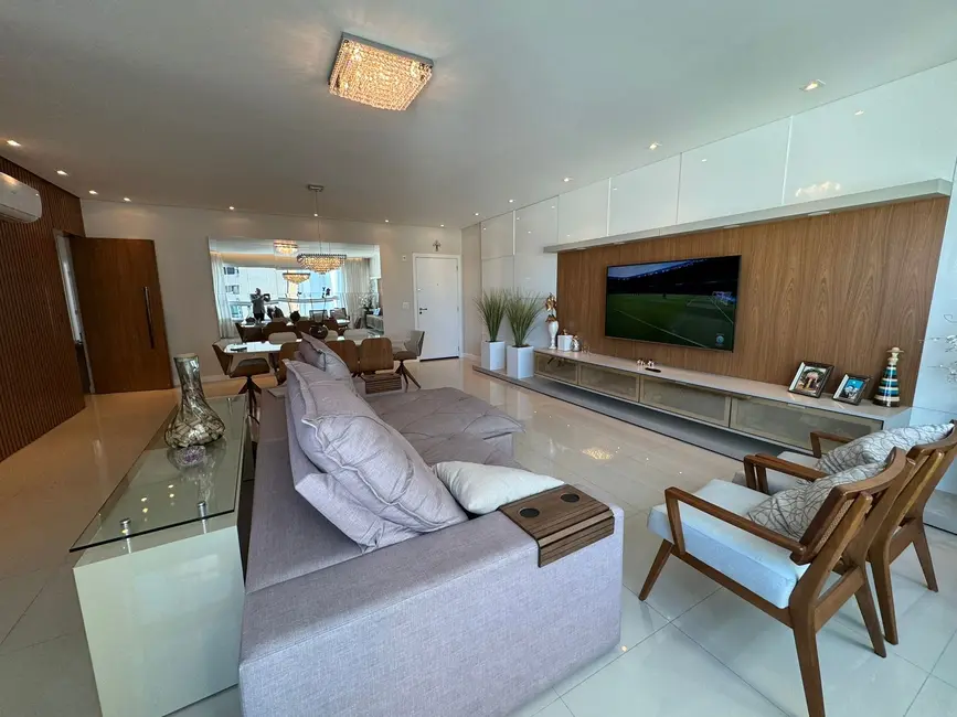 Apartamento com 3 quartos à venda, 133m2 em Centro, Balneario Camboriu - SC - imagem 1 Foto 1 de Apartamento com 3 quartos à venda, 133m2 em Centro, Balneario Camboriu - SC