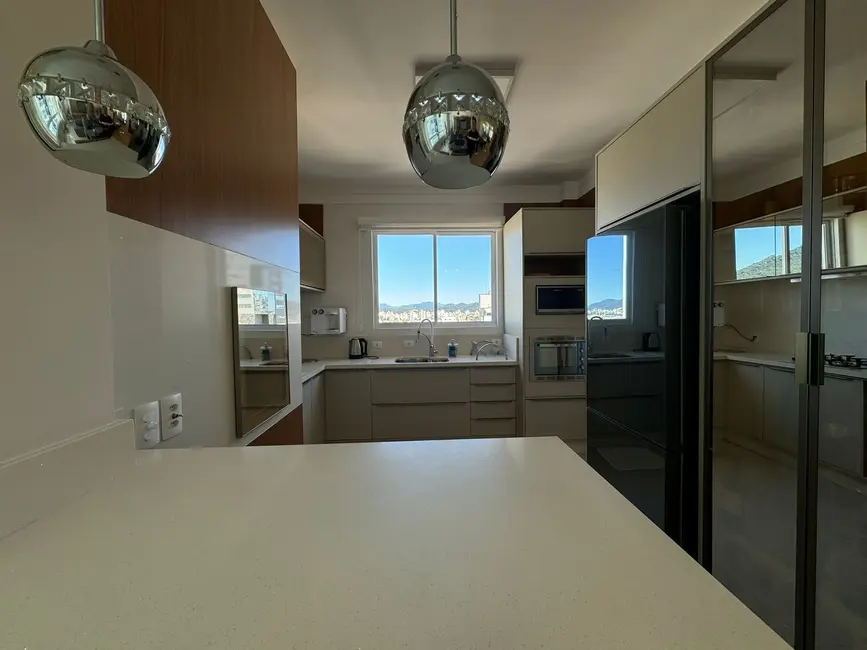 Apartamento com 3 quartos à venda, 133m2 em Centro, Balneario Camboriu - SC - imagem 7 Foto 7 de Apartamento com 3 quartos à venda, 133m2 em Centro, Balneario Camboriu - SC