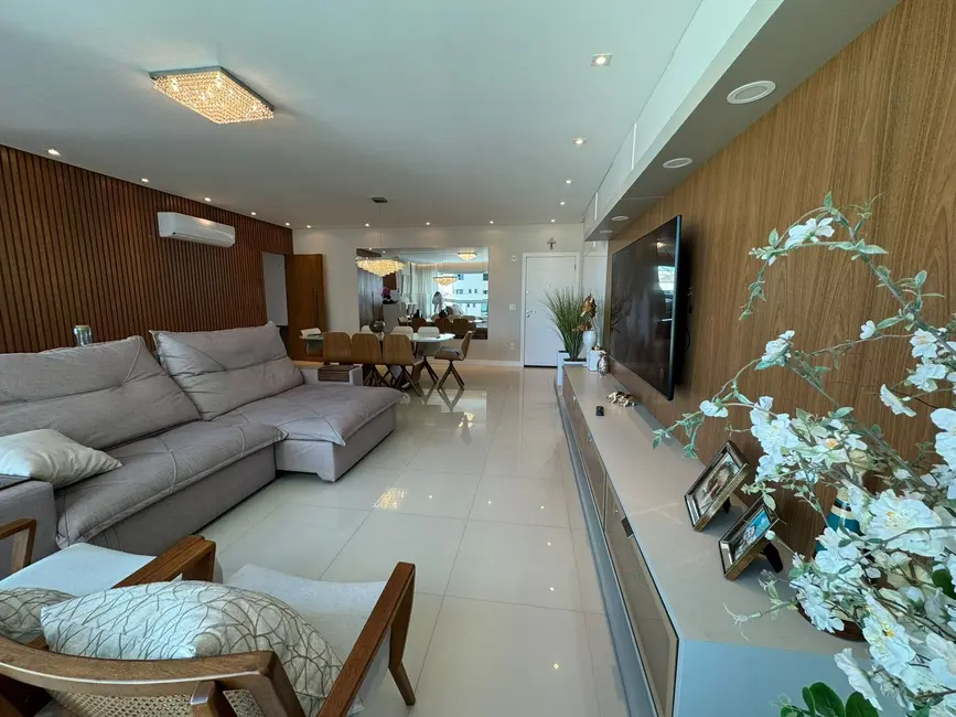 Apartamento com 3 quartos à venda, 133m2 em Centro, Balneario Camboriu - SC - imagem 4 Foto 4 de Apartamento com 3 quartos à venda, 133m2 em Centro, Balneario Camboriu - SC