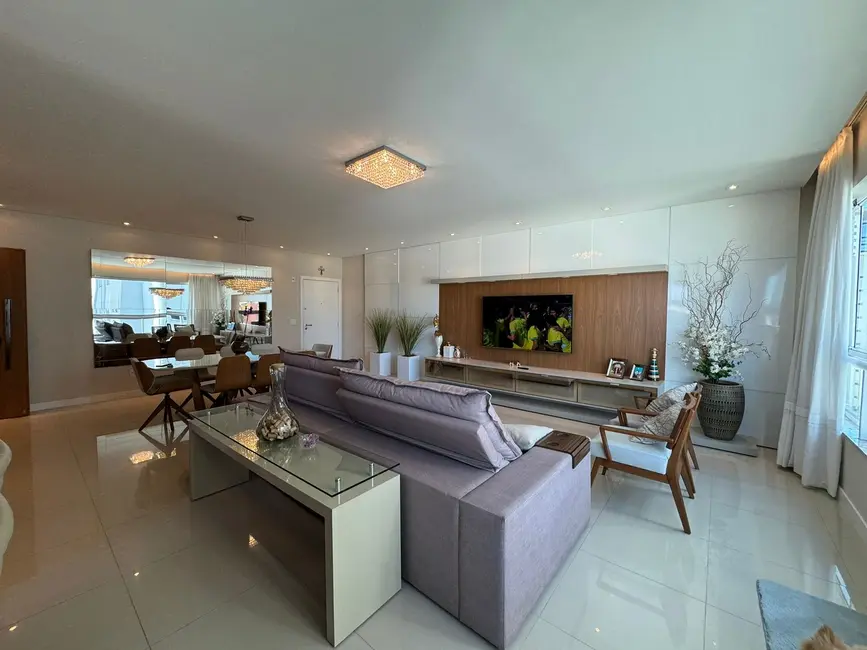 Apartamento com 3 quartos à venda, 133m2 em Centro, Balneario Camboriu - SC - imagem 2 Foto 2 de Apartamento com 3 quartos à venda, 133m2 em Centro, Balneario Camboriu - SC