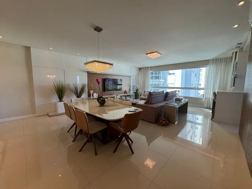 Apartamento com 3 quartos à venda, 133m2 em Centro, Balneario Camboriu - SC - imagem 5 Foto 5 de Apartamento com 3 quartos à venda, 133m2 em Centro, Balneario Camboriu - SC